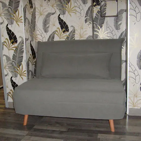 Type T1 Avec Parking Et Cave à 600 M De La *