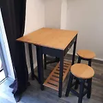 Type T1 Avec Parking Et Cave A 600 M De La Appartement