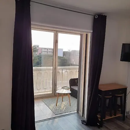 Type T1 Avec Parking Et Cave A 600 M De La *