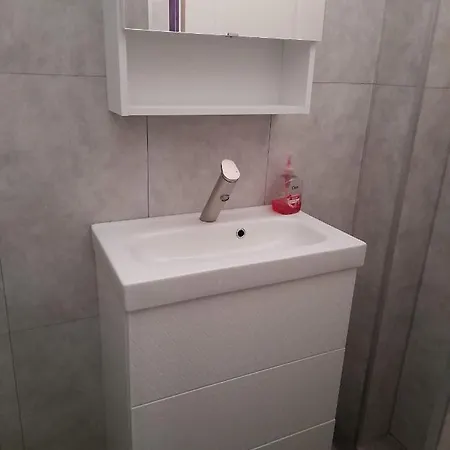 Type T1 Avec Parking Et Cave A 600 M De La *