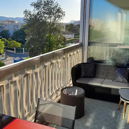 Apartment Type T1 Avec Parking Et Cave A 600 M De La